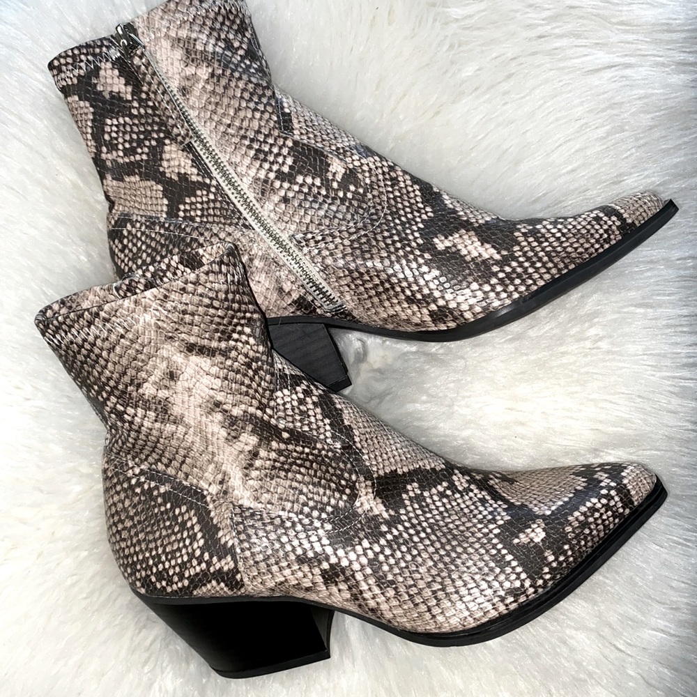 🔥New Dolce vita booties
